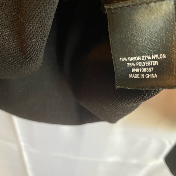 Pullover Sweater size large - Picture 5 of 5